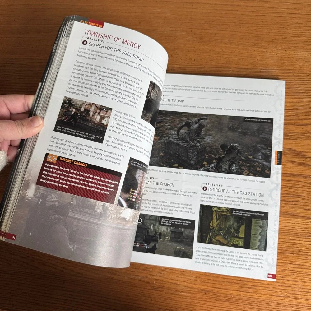 Gears of War 3 Official‎ Game Guide Book Epic Games Strategy Walkthrough